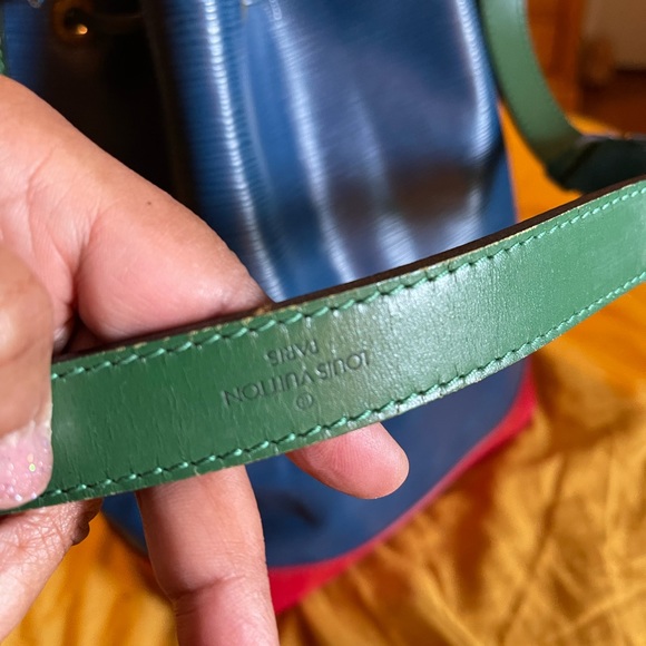 Authentic Louis Vuitton GM Epi Color Block Bucket Bag - Picture 7 of 16